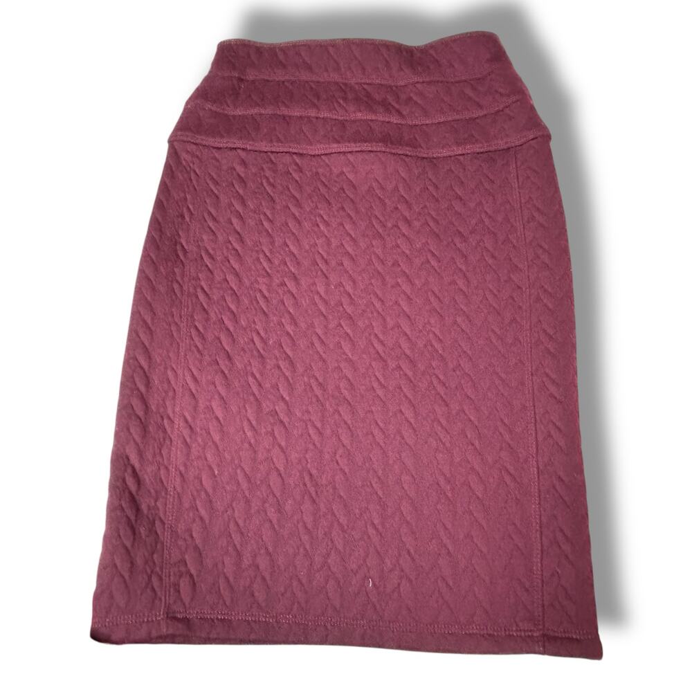 Jolt Burgundy Quilted Mini Skirt Size Small